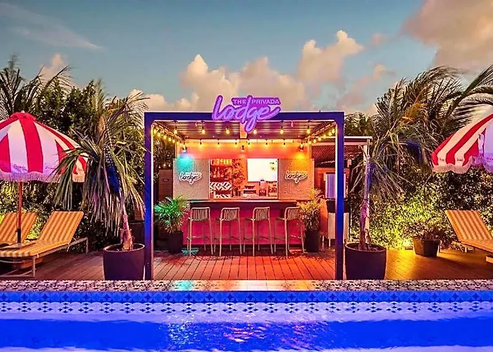 Privada Stays - Private Pools & Colorful-Chic Boutique Hotel